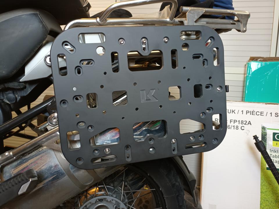 Kriega Mounting Plate is compatible with the bags. 